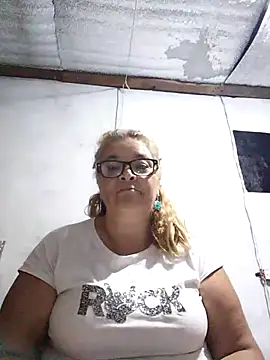 momismilf544 online show from March 31, 3:52 am