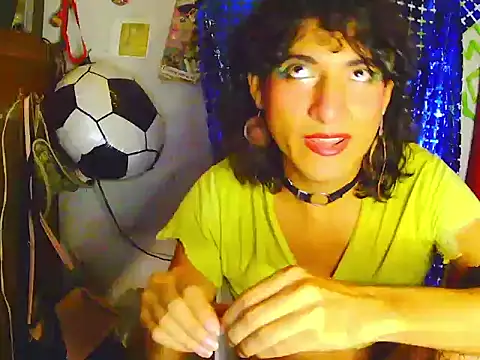 RAMONA TIJERAX online show from July 3, 10:05 pm