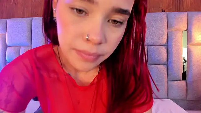 Snapshot of camilaa_smith_ chatting on July 13, 8:33 pm camilaa smith online show from July 13, 8:33 pm