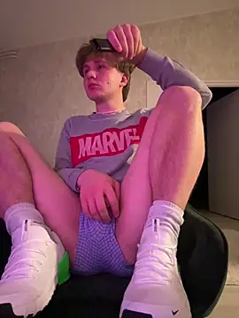 Snapshot of your_boy_NL chatting on April 5, 10:18 pm your boy NL online show from April 5, 10:18 pm