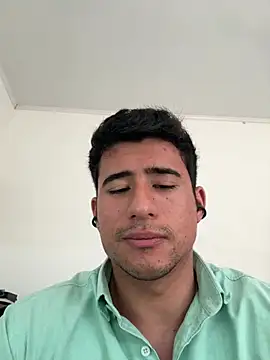 Snapshot of David-latinlover chatting on July 7, 3:05 pm David-latinlover online show from July 7, 3:05 pm