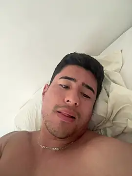 Snapshot of David-latinlover chatting on July 20, 11:45 am David-latinlover online show from July 20, 11:45 am