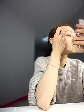 SadieSink  online show from April 5, 9:39 am