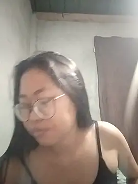 Snapshot of angelpinay44 chatting on June 25, 3:27 pm angelpinay44 online show from June 25, 3:27 pm