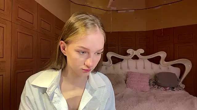 Anika Socutehe online show from March 29, 8:47 am