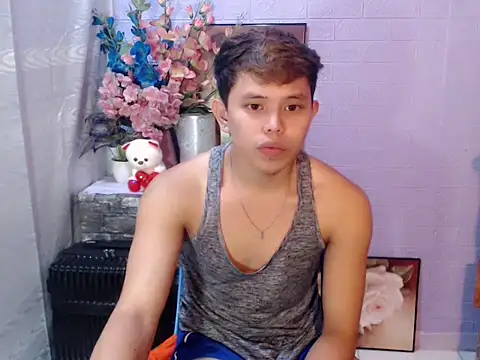 Snapshot of Baby_Maxxx chatting on May 16, 12:29 am Baby Maxxx online show from May 16, 12:29 am