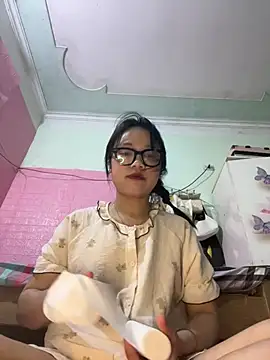 Leeeeiu online show from April 12, 3:17 pm