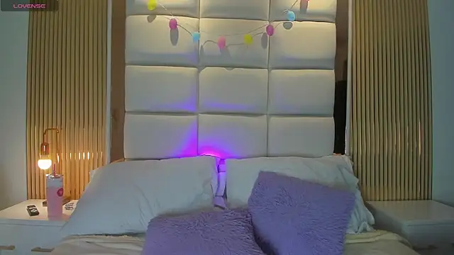 Megaan Rousee online show from April 12, 11:37 am