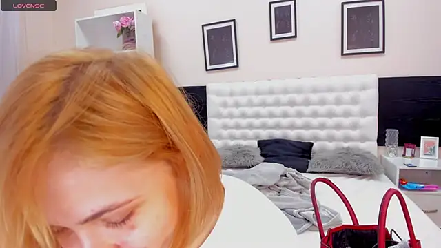 DellaRows online show from April 15, 4:52 am