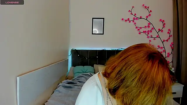 DellaRows online show from June 3, 5:54 am