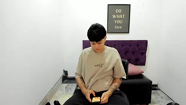 TomBoy Natali online show from April 1, 6:49 pm