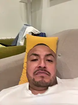 alexandeerr1986 online show from May 3, 7:42 pm