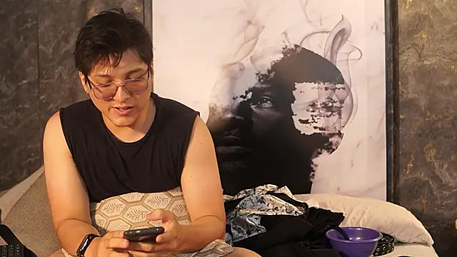 Mia and Belmonth online show from March 22, 6:33 pm