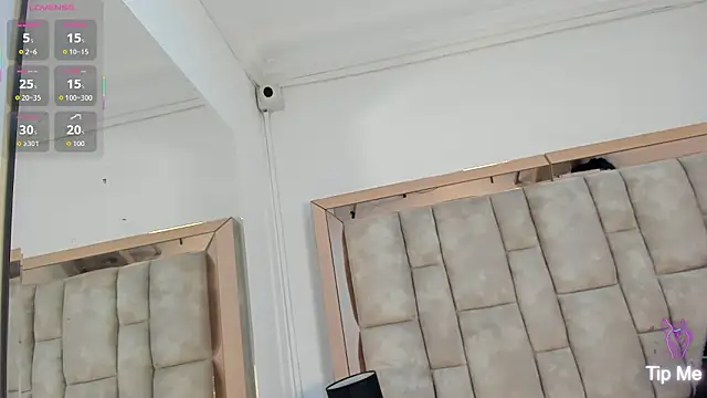 Titan Moreno  online show from March 24, 11:59 am