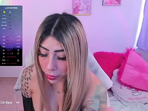 Snapshot of Martina_robertss chatting on June 17, 1:23 pm Martina robertss online show from June 17, 1:23 pm