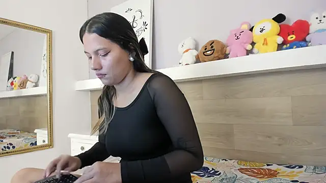 EmmaSanchez  online show from May 2, 4:12 pm