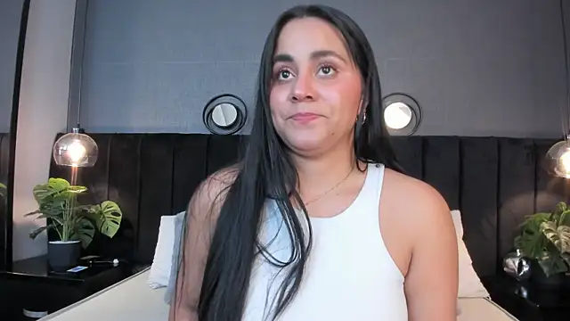 Snapshot of alejandra__garcia chatting on June 5, 3:13 am alejandra garcia online show from June 5, 3:13 am