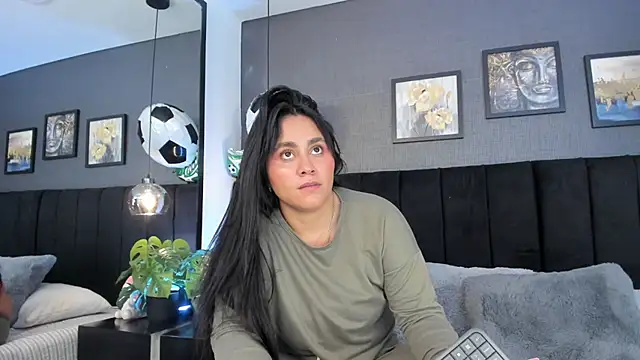 Snapshot of alejandra__garcia chatting on July 3, 3:35 am alejandra garcia online show from July 3, 3:35 am