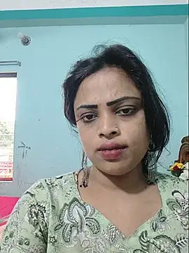 Snapshot of Beauty-3 chatting on July 7, 6:47 am Beauty-3 online show from July 7, 6:47 am