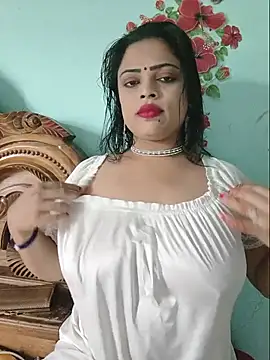 Snapshot of Beauty-3 chatting on July 21, 8:05 am Beauty-3 online show from July 21, 8:05 am