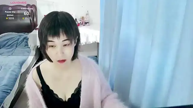 Snapshot of PINGGUO-99 chatting on March 4, 7:47 am PINGGUO-99 online show from March 4, 7:47 am