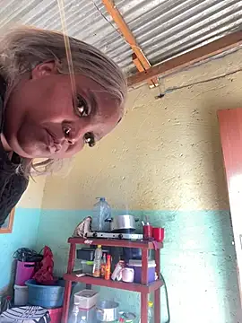 friendlybitch22 online show from June 7, 9:13 am