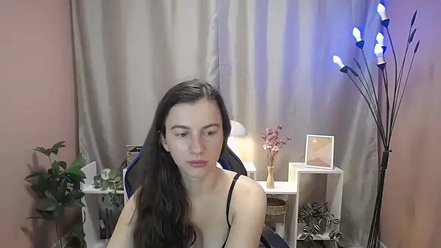 Snapshot of MistyBree chatting on July 17, 8:10 am MistyBree online show from July 17, 8:10 am