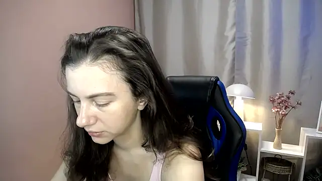 Snapshot of MistyBree chatting on July 20, 8:06 am MistyBree online show from July 20, 8:06 am