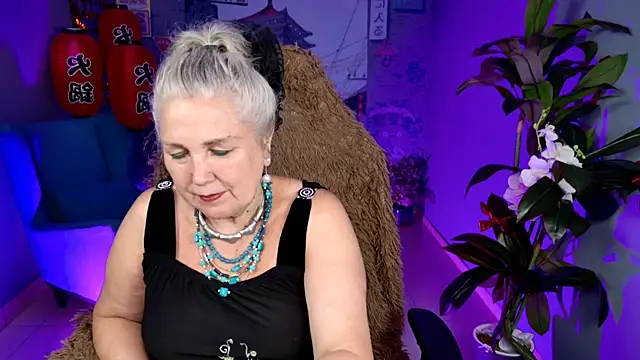 LilaMaharani online show from August 5, 1:58 pm