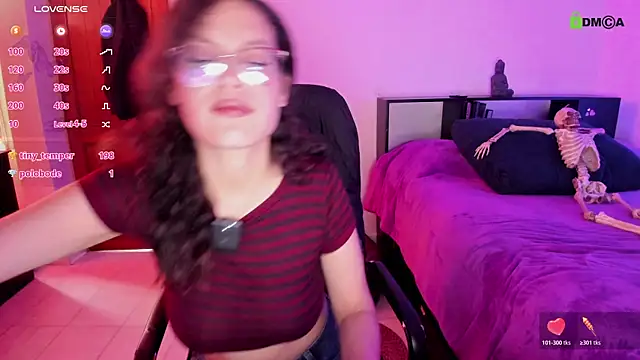 sara  aster online show from April 8, 5:46 pm