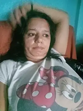 Snapshot of roxana_e43 chatting on June 20, 3:09 am roxana e43 online show from June 20, 3:09 am