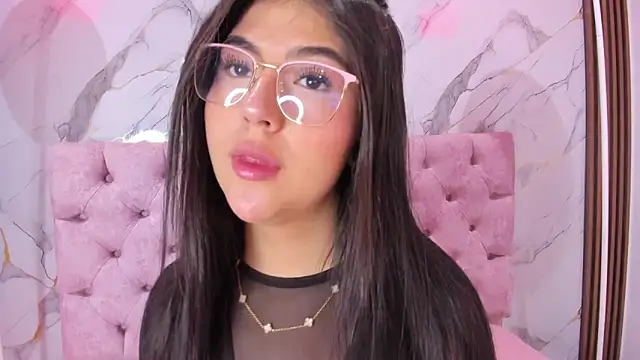 AbrilQuintana  online show from May 21, 11:39 am