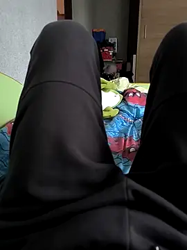 ser222ser online show from March 29, 4:07 pm