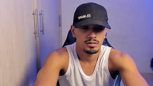 jossi12345j online show from April 19, 10:56 pm