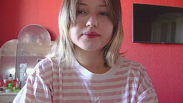 Beloved Mary online show from April 1, 3:29 am