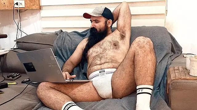 Snapshot of Barba_Negra_Fumador chatting on June 24, 3:55 pm Barba Negra Fumador online show from June 24, 3:55 pm