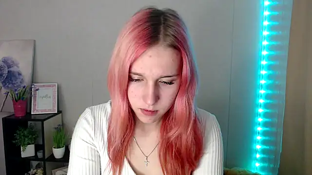 Scarlett lil online show from April 21, 7:47 am