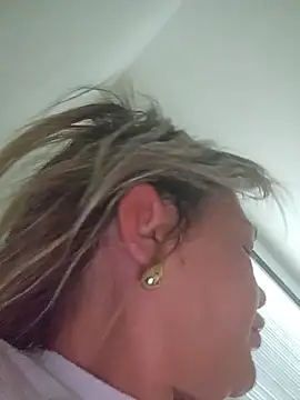 Snapshot of CarmenCapricorn chatting on March 3, 7:47 am CarmenCapricorn online show from March 3, 7:47 am