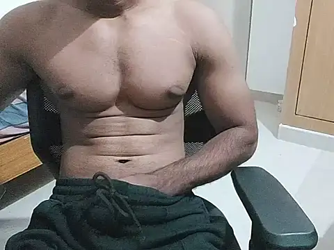 kratosTheHunk online show from June 9, 5:35 pm