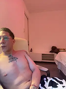 TitanNoir online show from April 3, 5:33 pm