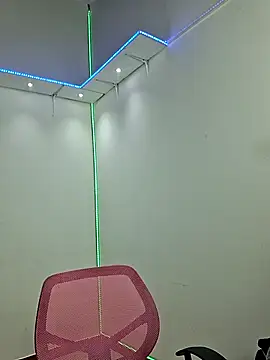 Snapshot of yourxcyberxangel chatting on March 4, 3:01 am yourxcyberxangel online show from March 4, 3:01 am