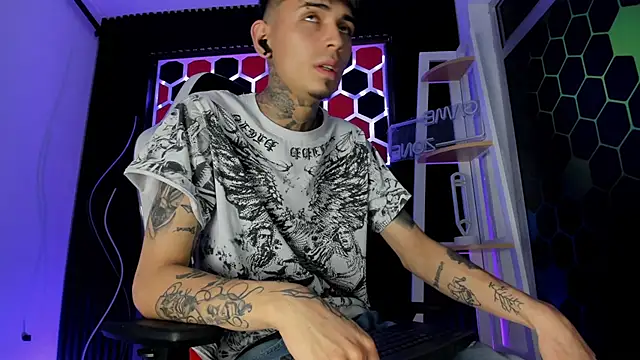 Max Hader  online show from April 9, 3:06 am