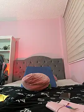 Franchezcaa  online show from April 10, 1:16 pm