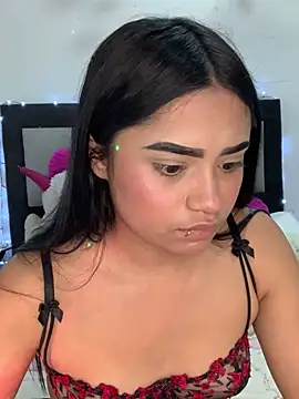 Snapshot of angiee_bunny chatting on March 4, 2:39 am angiee bunny online show from March 4, 2:39 am