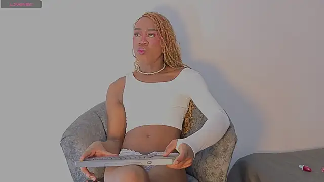 Snapshot of brit_davis chatting on March 3, 2:56 pm brit davis online show from March 3, 2:56 pm