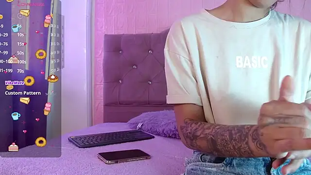 Snapshot of Sinner_Brown chatting on March 3, 1:06 pm Sinner Brown online show from March 3, 1:06 pm