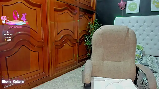 ebony katterin online show from April 18, 11:25 am