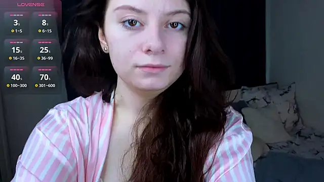 BreannaBuczak online show from April 15, 1:23 am