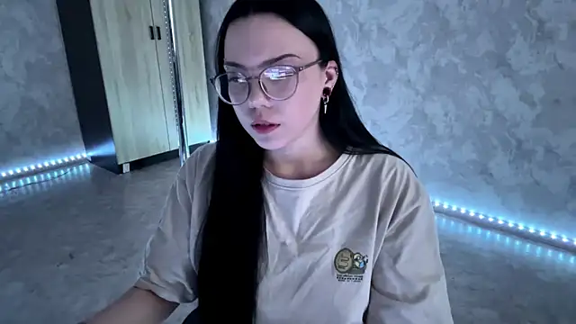 AlisNoire online show from March 19, 2:54 pm