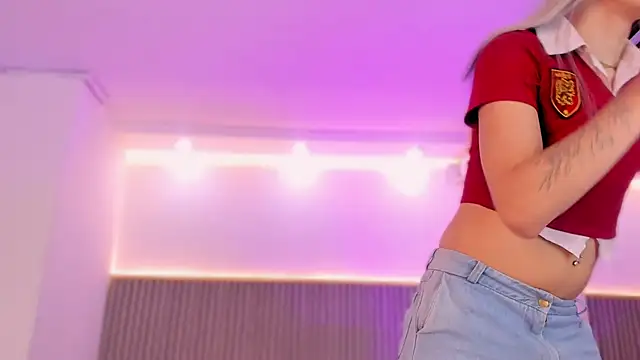 ashvalentine  online show from March 6, 7:54 pm